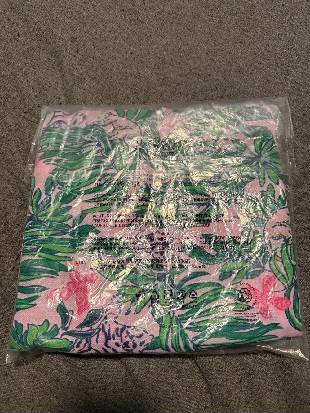 Lilly Pulitzer resort scarf, NWT - Picture 3 of 4